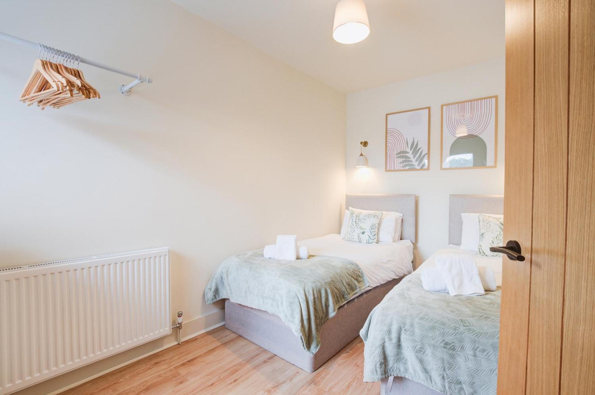 Luxury 2 Bed In - Free Parking & Fast Wi-fi Reading