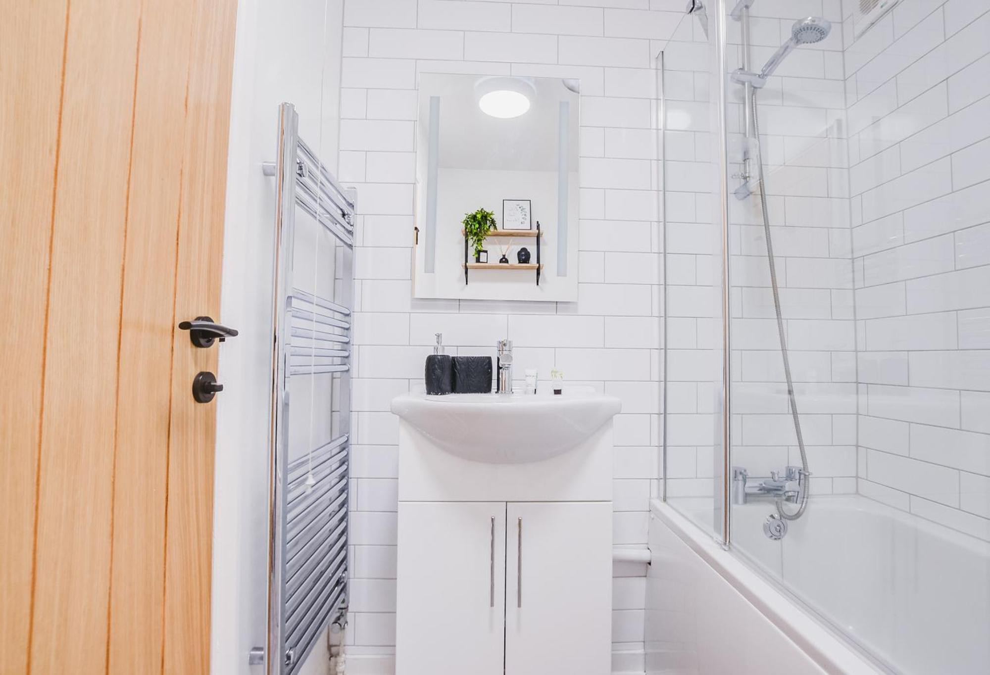 Apartment Luxury 2 Bed In - Free Parking & Fast Wi-fi Reading
